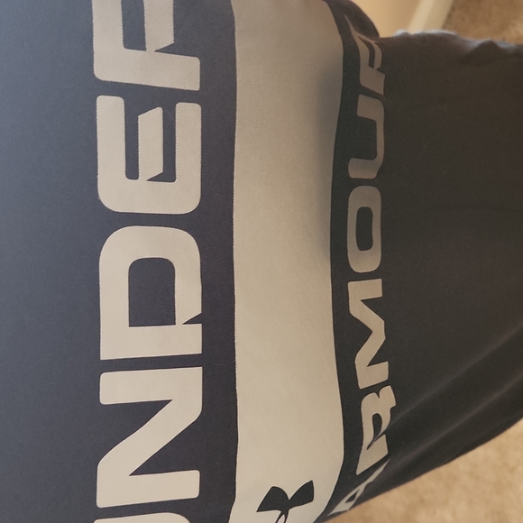 Under Armor Tee - Picture 2 of 3